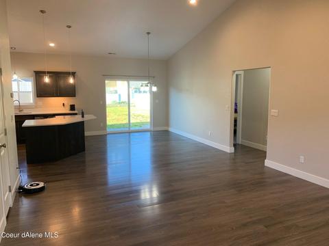 430 E Chestnut Ave, Osburn, ID 83849 photo 4
