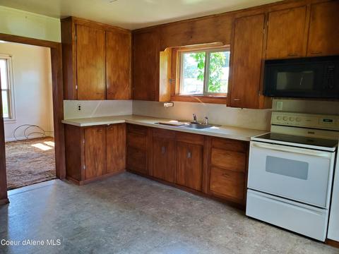 407 Lewiston Ave, Pinehurst, ID 83850 photo 6