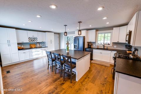 207 W Oak, Osburn, ID 83849 photo 16