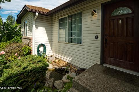 809 E Autumn Crest Loop, Post Falls, ID 83854 photo 2