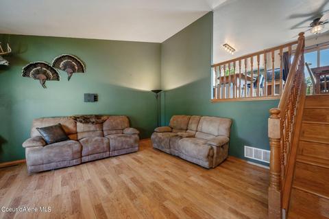 901 E Autumn Crest Loop, Post Falls, ID 83854 photo 4