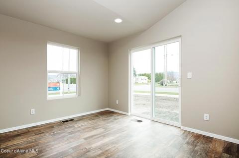 955 E Blair Ave, Post Falls, ID 83854 photo 5