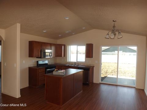 883 E Allenby Ct, Post Falls, ID 83854 photo 2