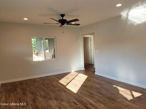 305 6th St, Osburn, ID 83849 photo 2