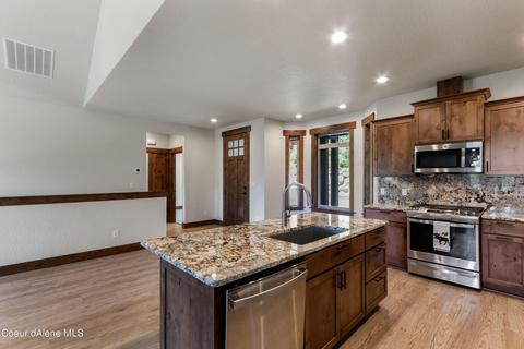 478 Olympic Dr, Sandpoint, ID 83864 photo 4