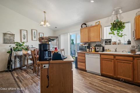 2904 E Knapp Cir, Post Falls, ID 83854 photo 9