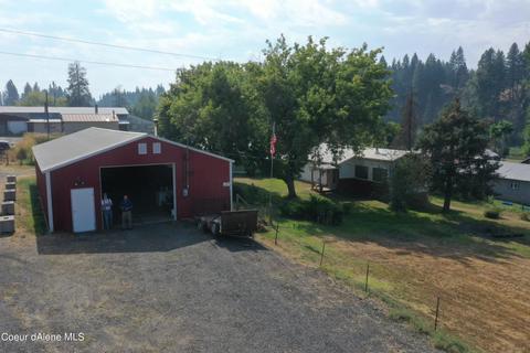 18 W Davis St, Santa, ID 83866