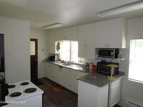601 D St, Pinehurst, ID 83850 photo 5
