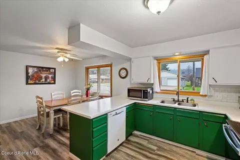 501 Fairview Ave, Pinehurst, ID 83850 photo 16