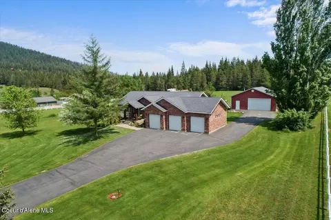 22460 N Ranch View Dr, Rathdrum, ID 83858