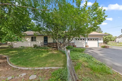 6999 N 4th St, Dalton Gardens, ID 83815