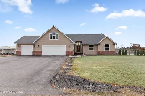 13834 W Hoyt Rd, Rathdrum, ID 83858