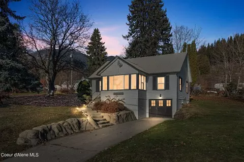 611 Lookout Blvd, Hope, ID 83836
