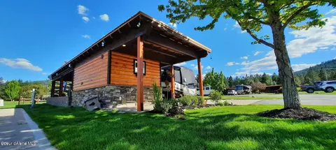 21 Bogie Ln, Blanchard, ID 83804