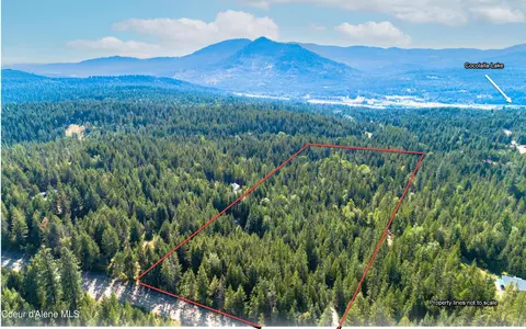 2426 Blacktail Rd, Cocolalla, ID 83813