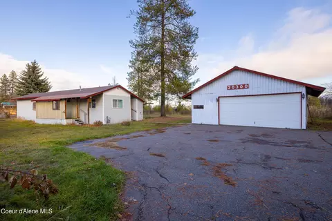 30300 N Davis Ln, Athol, ID 83801
