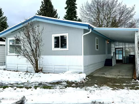 9006 N Starr Loop, Hayden, ID 83835