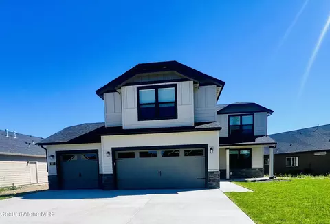 650 E Ripatti Way, Hayden, ID 83835