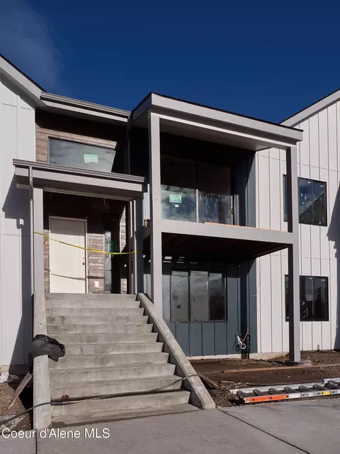 964 E Railroad Ave, Post Falls, ID 83854