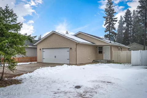 5731 W New Hampshire St, Spirit Lake, ID 83869