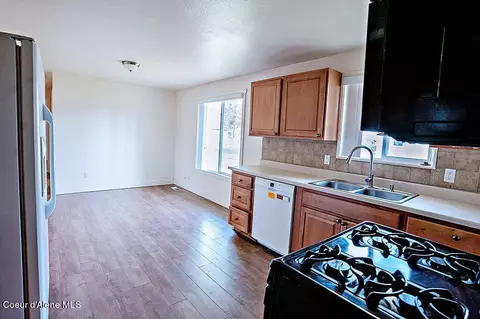 413 E 9th Ave, Post Falls, ID 83854 photo 5