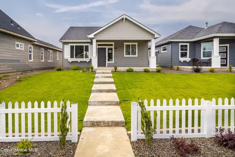 7957 N Girard Cir, Coeur D'alene, ID 83815