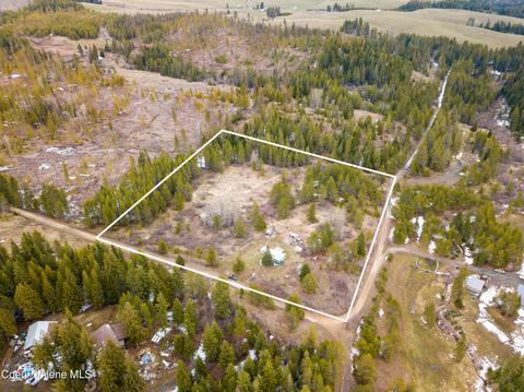 306 Vernon Ln, Saint Maries, ID 83861