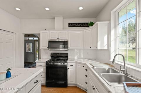 5632 S Carpenter Loop, Post Falls, ID 83854 photo 9