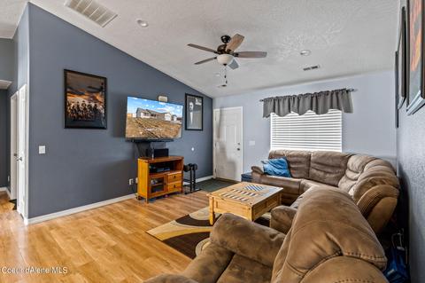 2231 E Knapp Dr, Post Falls, ID 83854 photo 5