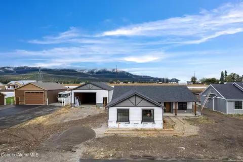 8085 W Splitrail Ave, Rathdrum, ID 83858