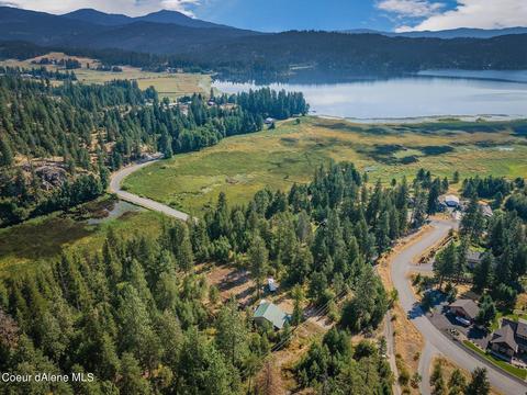 11951 N Waterford Lp Lp, Hauser, ID 83854