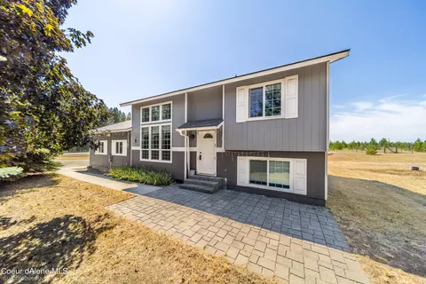 731 E Seasons Rd, Athol, ID 83801