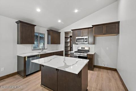 203 Old Farm Rd, Pinehurst, ID 83850 photo 9