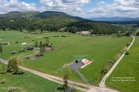 9 Thicket Ln, Saint Maries, ID 83861