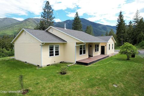695 Pinnacle Cir, Bonners Ferry, ID 83805
