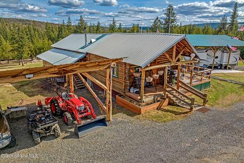 370 Paradise Dr, Saint Maries, ID 83861