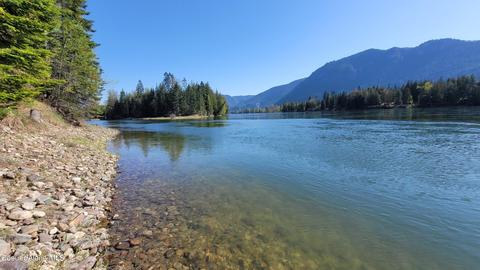 Nna E Highway 200, Clark Fork, ID 83811