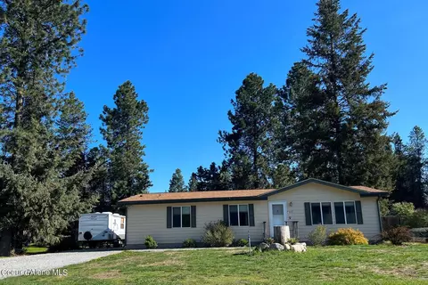 117 Mountain Ash Dr, Sagle, ID 83860