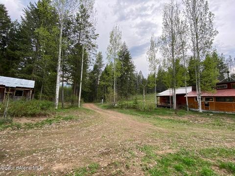 1175 Dusty Ln, Naples, ID 83847