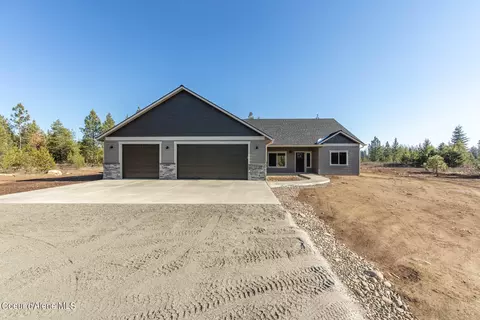 29498 N Archer Rd, Athol, ID 83801