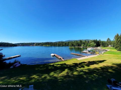 17 W Lakeview Blvd, Priest River, ID 83856