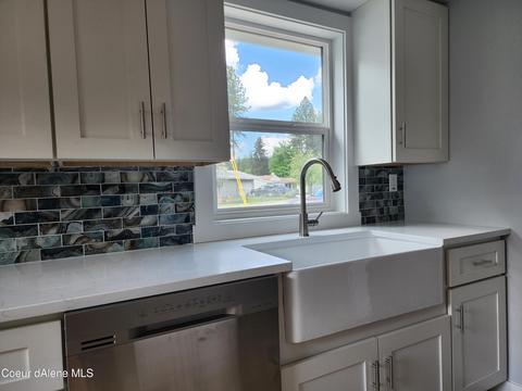 404 D St, Pinehurst, ID 83850 photo 4