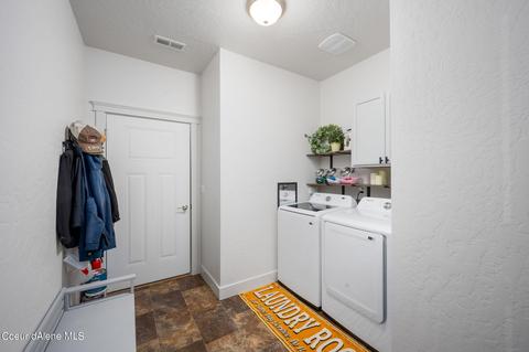509 E Walnut Ave, Osburn, ID 83849 photo 17