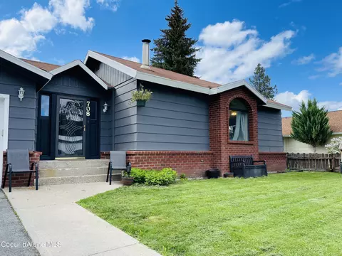 708 4th St, Pinehurst, ID 83850