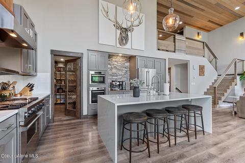1541 Meadowood Rd, Sandpoint, ID 83864