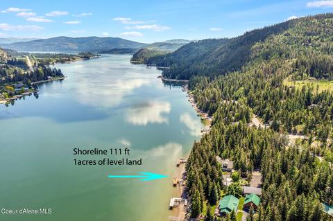 2297 Wooded Acres Dr, Sagle, ID 83860