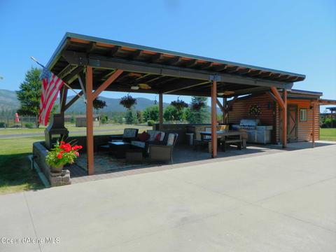 75 Bogie Ln, Blanchard, ID 83804