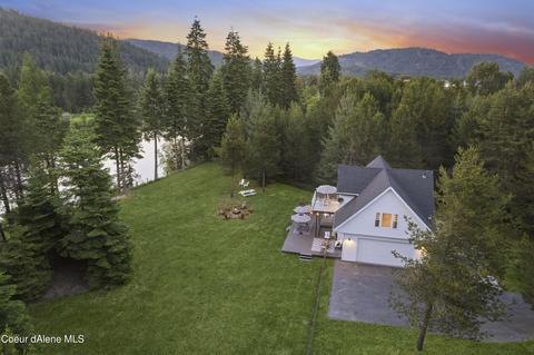 838 Riley Creek Park Dr, Laclede, ID 83841