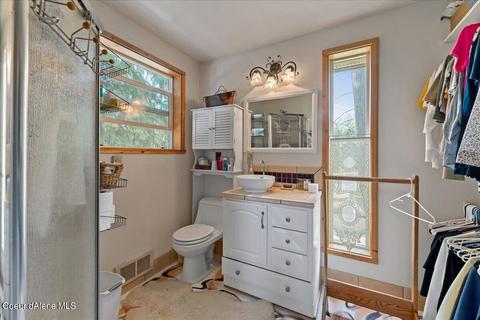 471 Circle Dr, Hope, ID 83836 photo 11