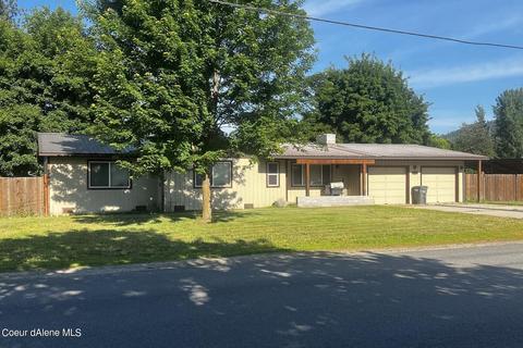 448 4th St, Priest River, ID 83856
